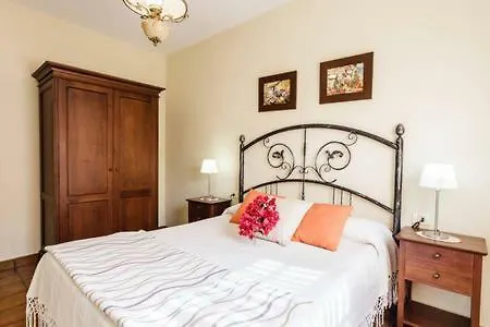 Pilar Villa *